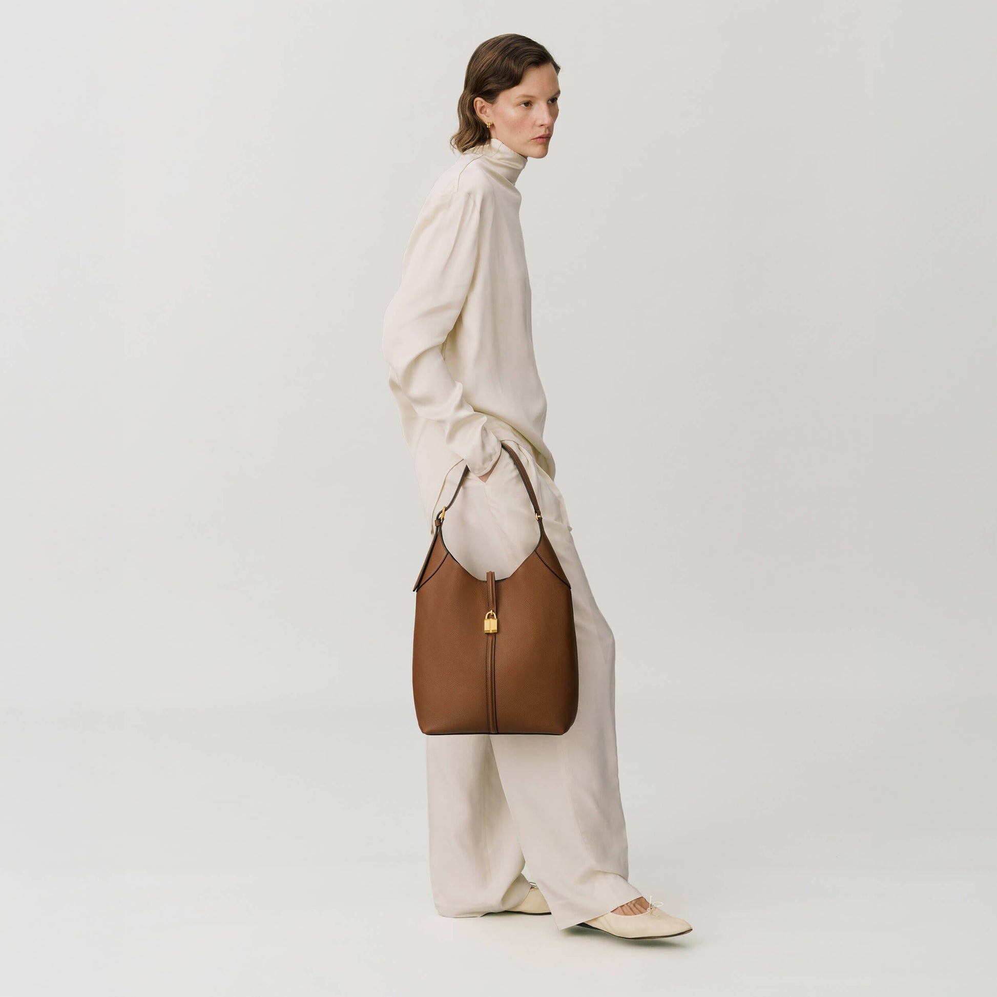 The Large Siena Bucket